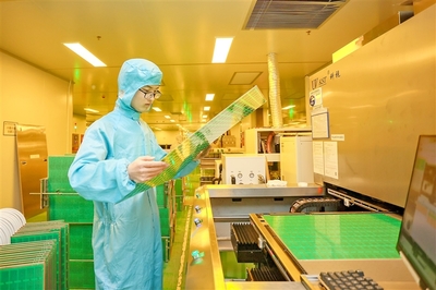 睿杰鑫電子鉚足干勁忙生產，今年通訊設備產值預計突破8億元